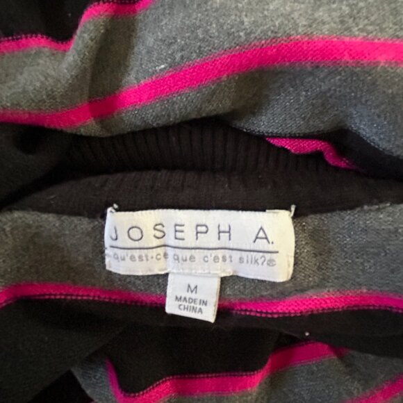 Ladies lightweight turtleneck sweater, Size M. - Picture 5 of 5